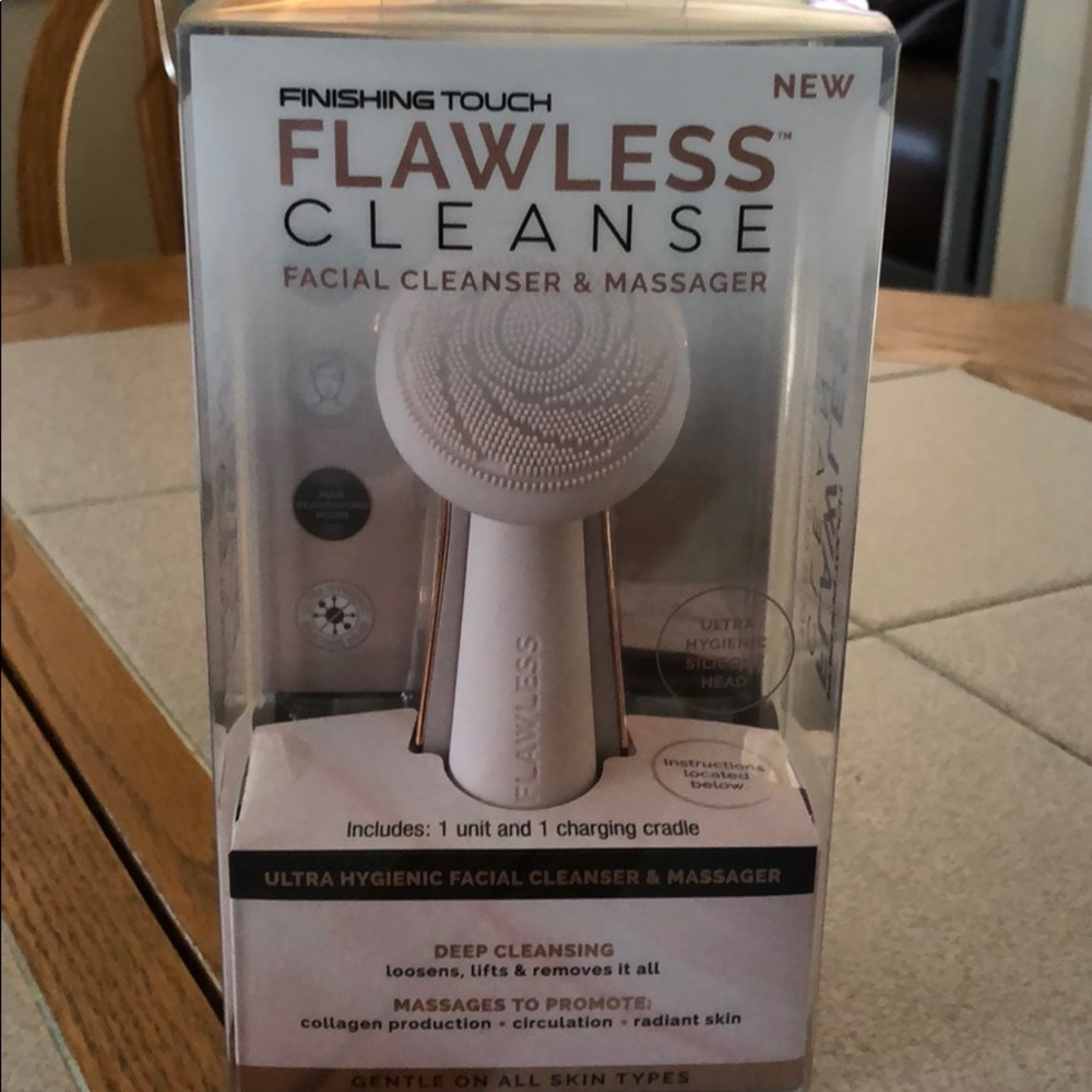 Finishing Touch Flawless Cleanser and Massager